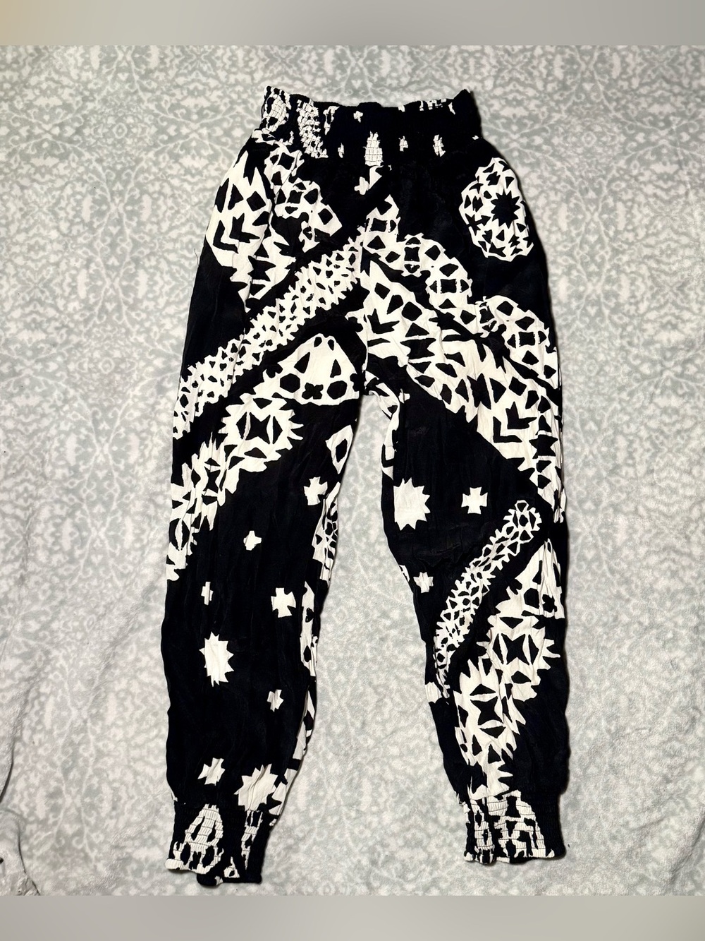 Anthropologie XS Black White Abstract Print Smocked Jogger Harem Pants